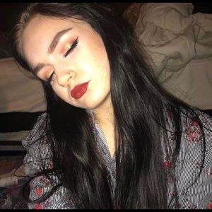 Meet your Posher, Hali